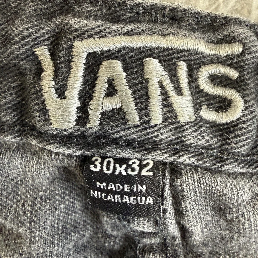 Vans Jeans Mens 30x32 Black Charcoal Wash Slim Skinny Stretch Denim VN-ONEKBLK